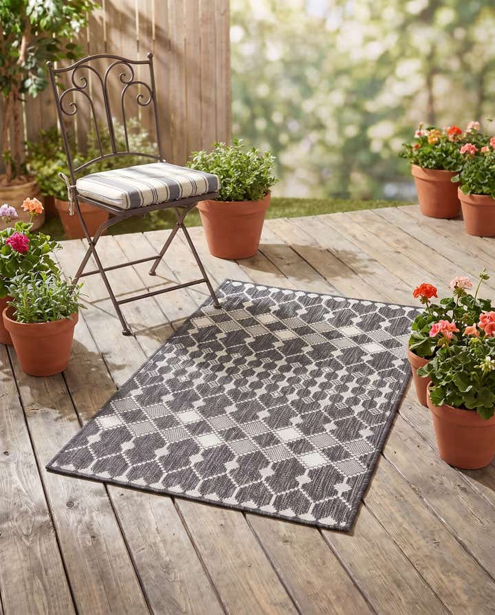 3' x 5' 3 Easy-Clean Trellis Indoor / Outdoor Rug