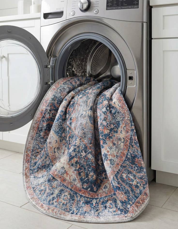 Detail image of 7' 10 x 7' 10  Washable Yara Round Rug