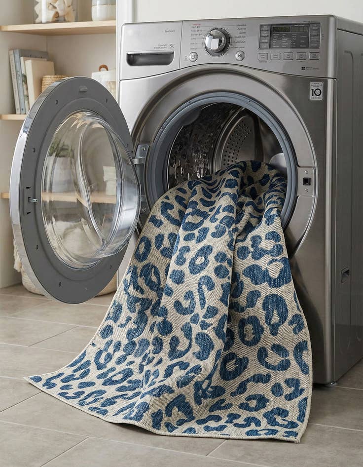 Detail image of  6' x 9'  Washable Safari Indoor / Outdoor Rug