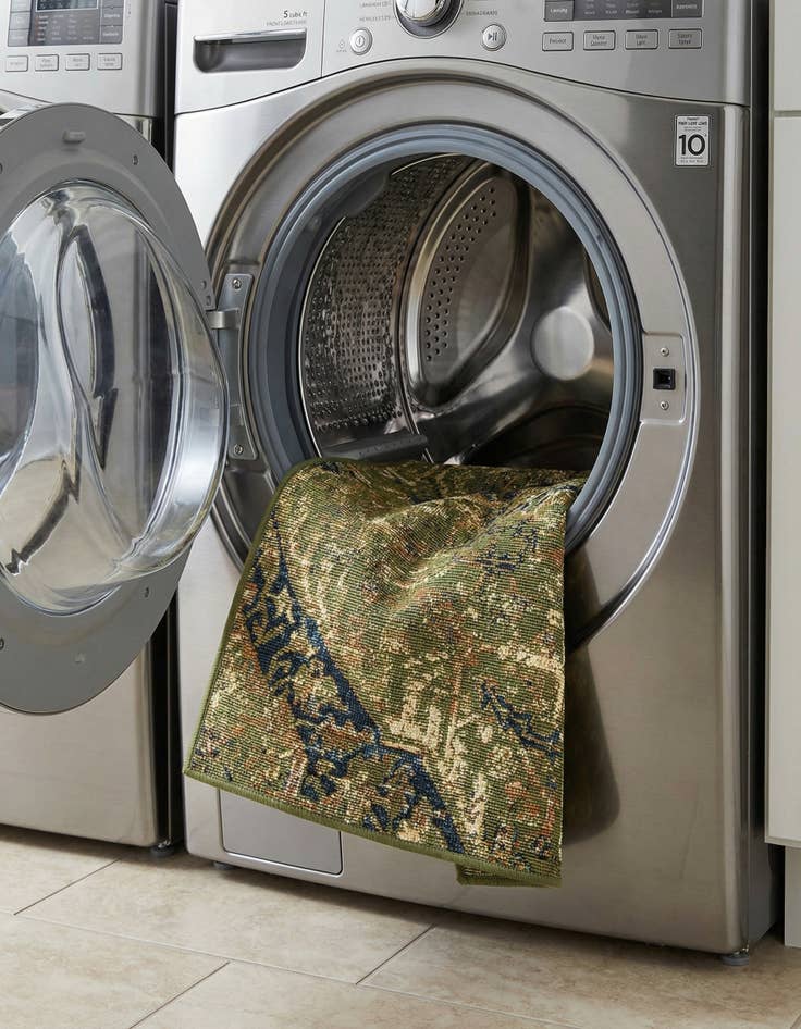 Detail image of  1' 4 x 1' 4  Washable Traditional Indoor / Outdoor Sample Rug