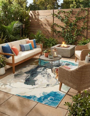 6' 1 x 9' Easy-Clean Modern Indoor / Outdoor Rug