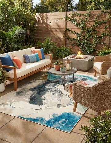 6' 1 x 9' Easy-Clean Modern Indoor / Outdoor Rug