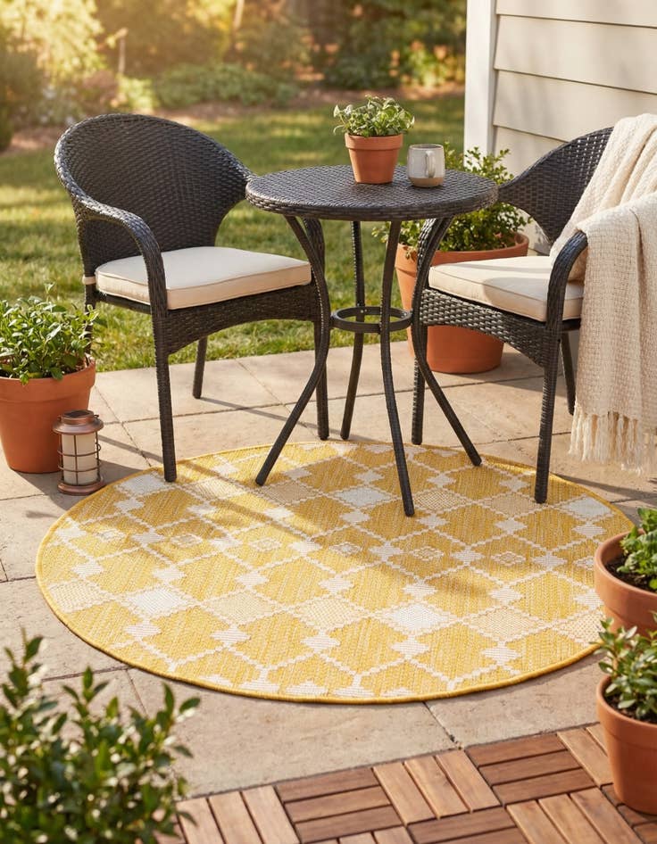 Detail image of 3' x 3'  Washable Trellis Indoor / Outdoor Round Rug