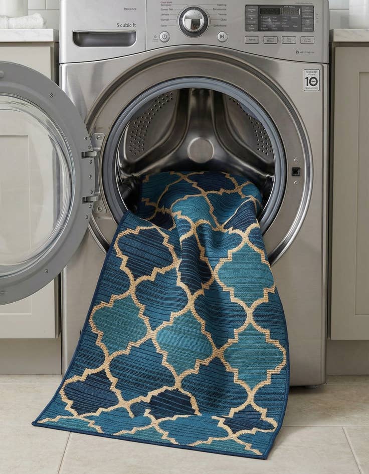 Detail image of 2' 7 x 5' 3  Washable Trellis Indoor / Outdoor Runner Rug