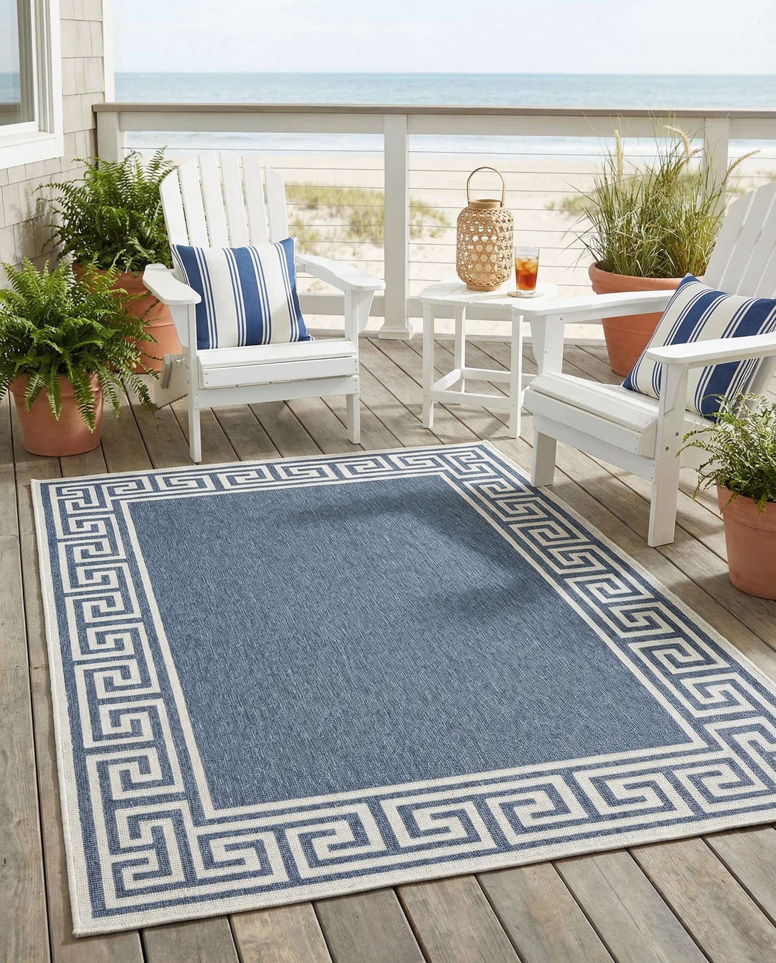 4' x 6' Easy-Clean Coastal Indoor / Outdoor Rug