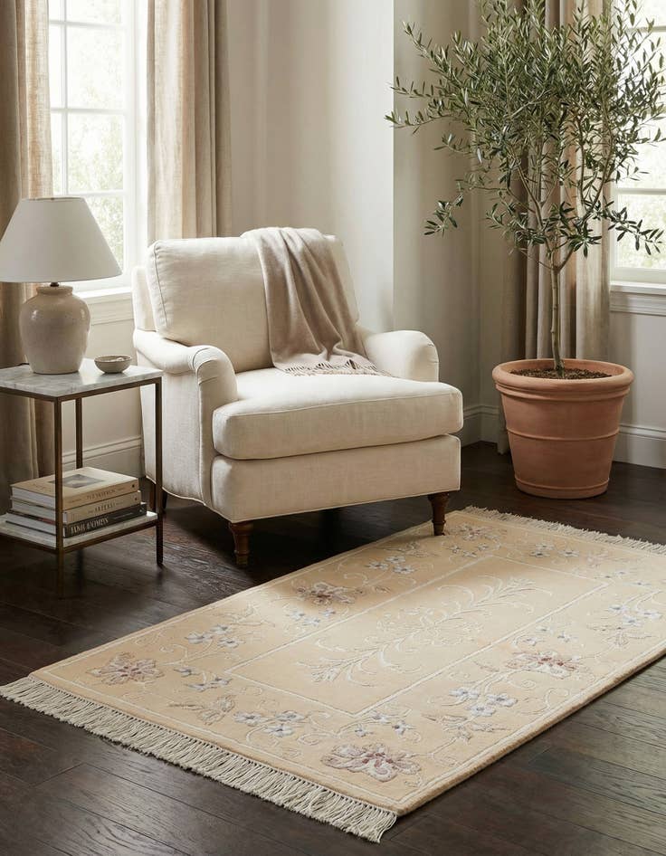 Detail image of 2' 7 x 4' 7  Hand Knotted Darya Rug