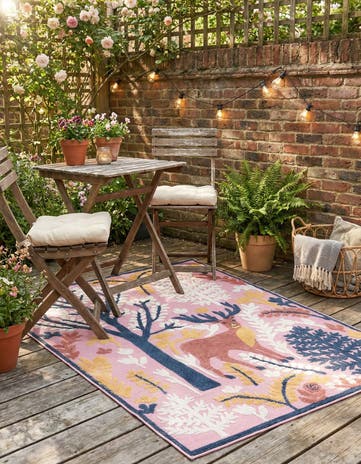 5' x 7' 7 Easy-Clean Indoor / Outdoor Rug