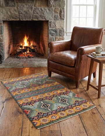 2' 7 x 4' Hand Knotted Kazak Rug