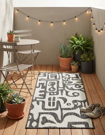 Black and White Easy-Clean Modern Indoor / Outdoor Runner Rug