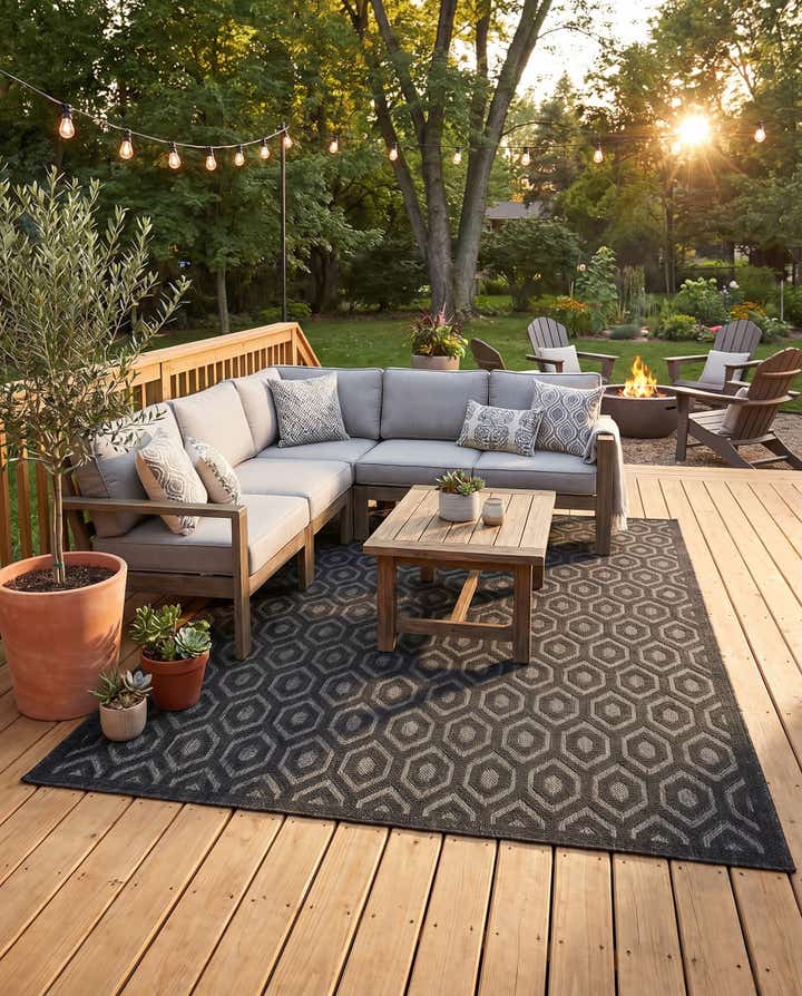 9' x 12' Easy-Clean Trellis Textured Indoor / Outdoor Rug