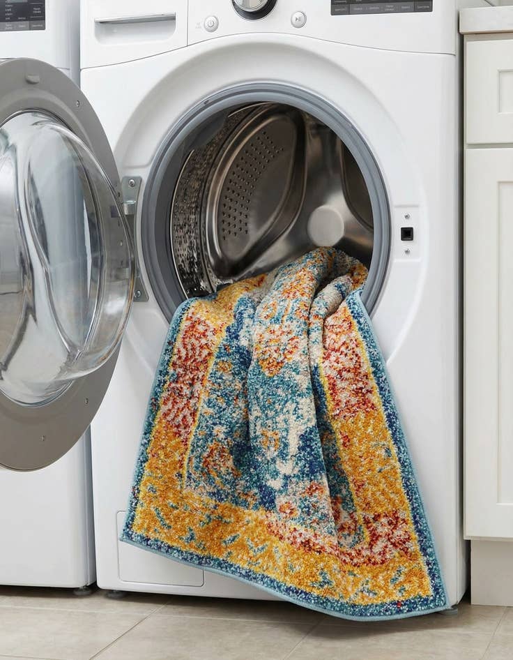 Detail image of 2' 2 x 3'  Washable Arte Rug