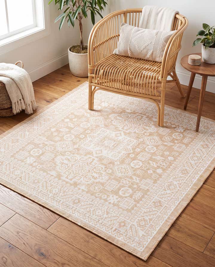 5' 3 x 5' 3 Easy-Clean Aztec Indoor / Outdoor Square Rug