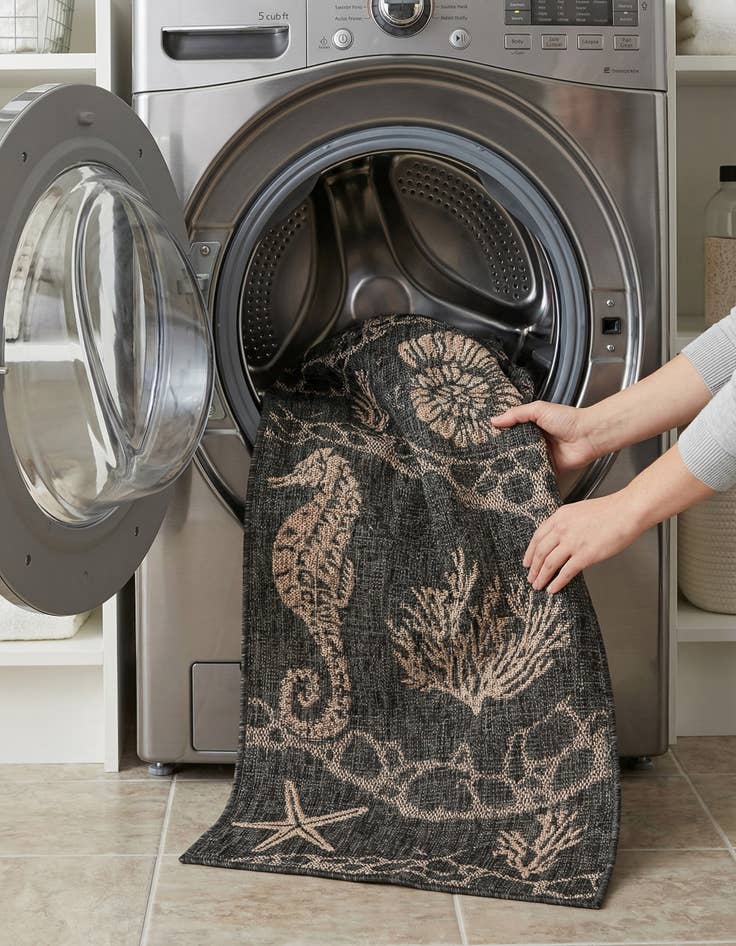 Detail image of 2' x 6'  Washable Coastal Indoor / Outdoor Runner Rug