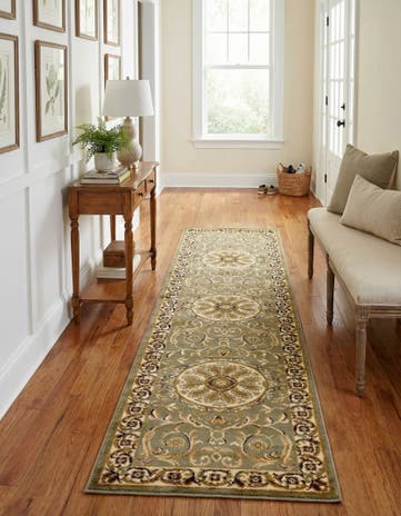 2' 7 x 10' Classic Aubusson Runner Rug