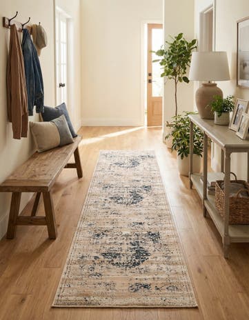 2' 7 x 10' Eliza Runner Rug