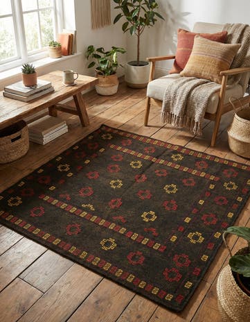 3' 9 x 3' 10 Hand Knotted Sumak Wool Square Rug