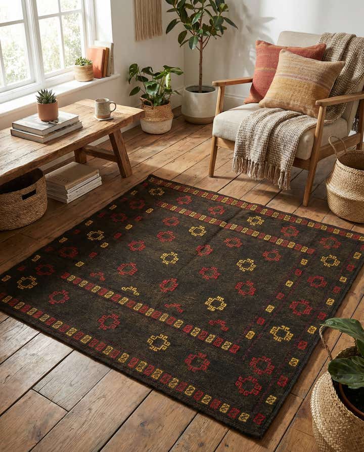 3' 9 x 3' 10 Hand Knotted Sumak Wool Square Rug