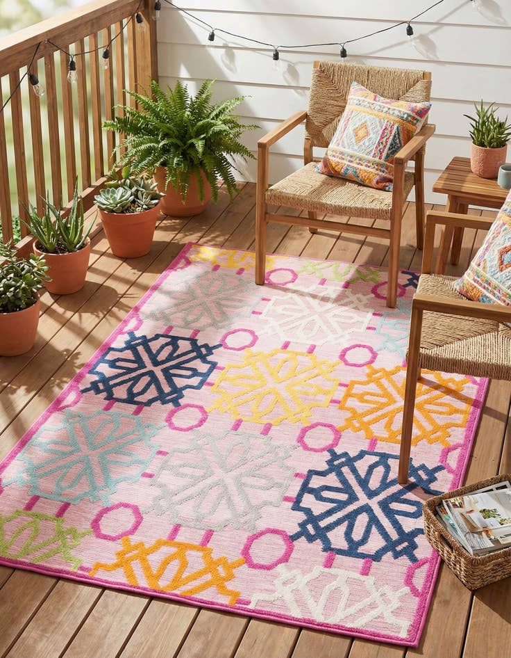 Detail image of 5' x 7' 7  Washable  Indoor / Outdoor Rug