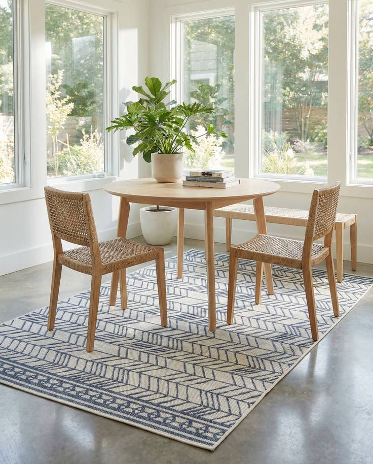 Detail image of 5' 2 x 7' 7 Easy-Clean Modern Indoor / Outdoor Rug