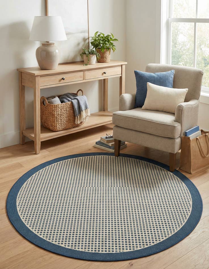 Detail image of 4' x 4' Easy-Clean Border Indoor / Outdoor Round Rug