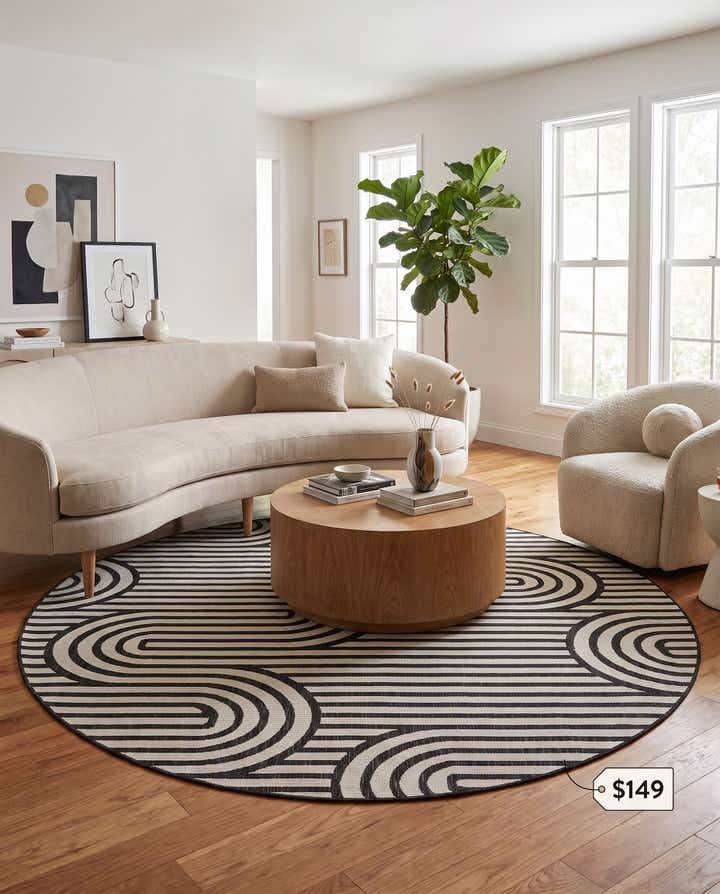 7' 10 x 7' 10 Easy-Clean Modern Indoor / Outdoor Round Rug