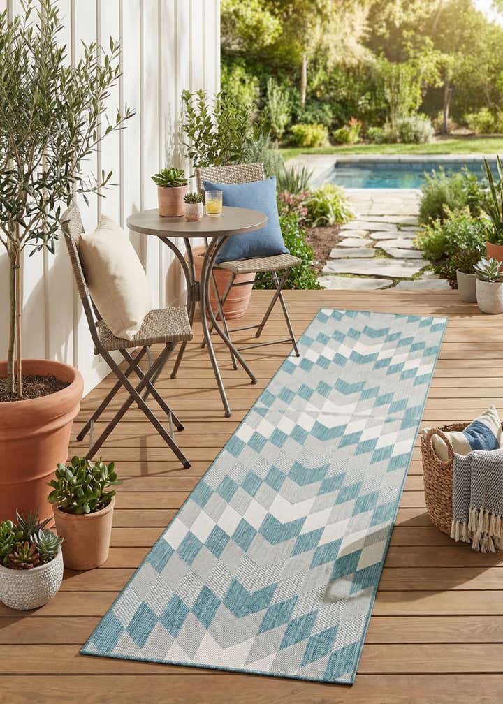 2' 7 x 12' Easy-Clean Modern Indoor / Outdoor Runner Rug
