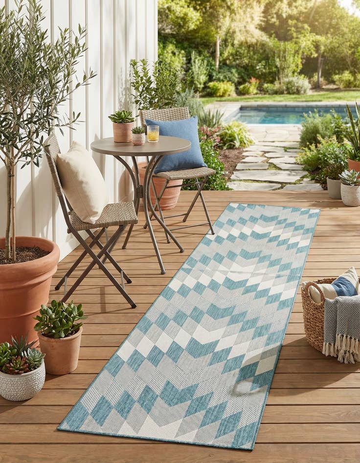 Detail image of 2' 7 x 12' Easy-Clean Modern Indoor / Outdoor Runner Rug