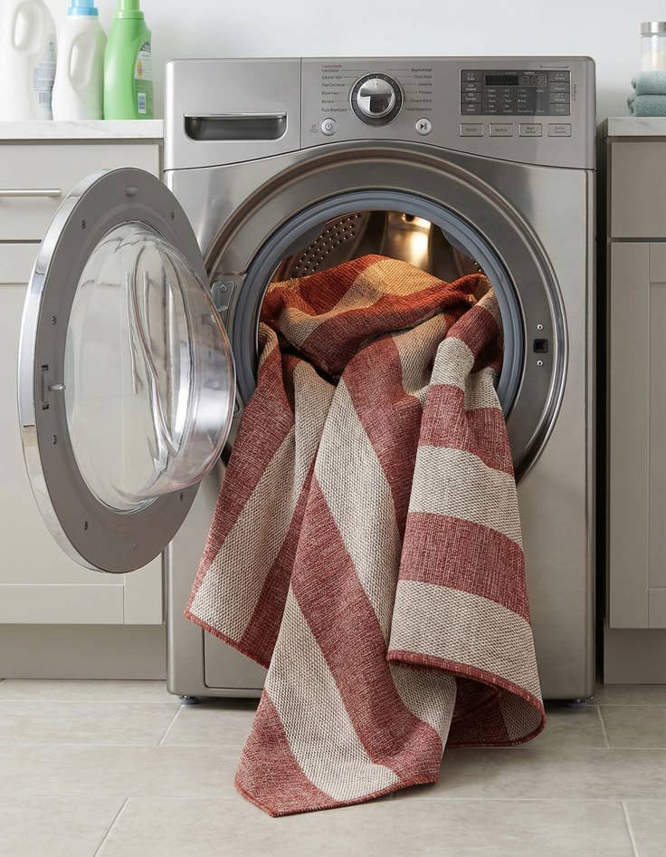 Detail image of  6' x 6'  Washable Ribbon Indoor / Outdoor Square Rug