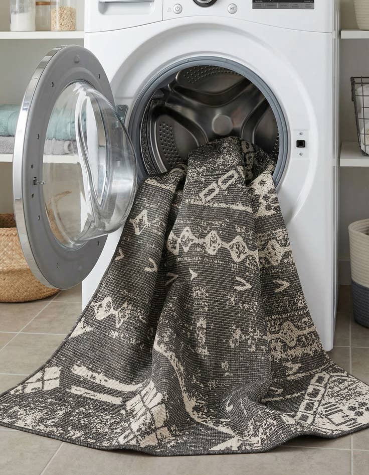 Detail image of 7' x 7'  Washable Bohemian Indoor / Outdoor Square Rug