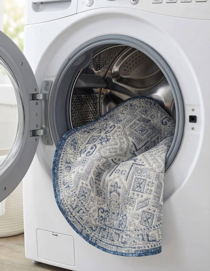 Detail image of 3' x 3'  Washable Aztec Indoor / Outdoor Round Rug