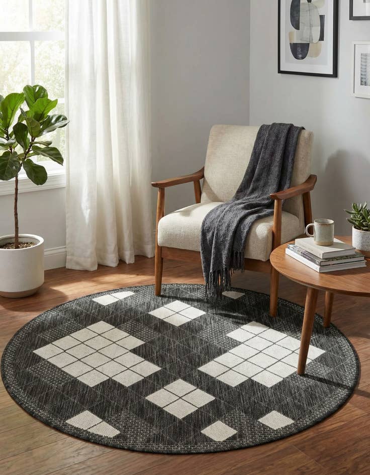 Detail image of 4' x 4'  Washable Modern Indoor / Outdoor Round Rug