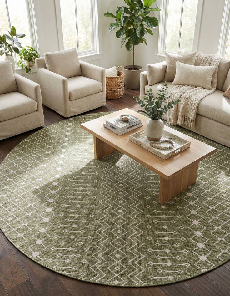 Detail image of 13' x 13'  Washable Trellis Indoor / Outdoor Round Rug