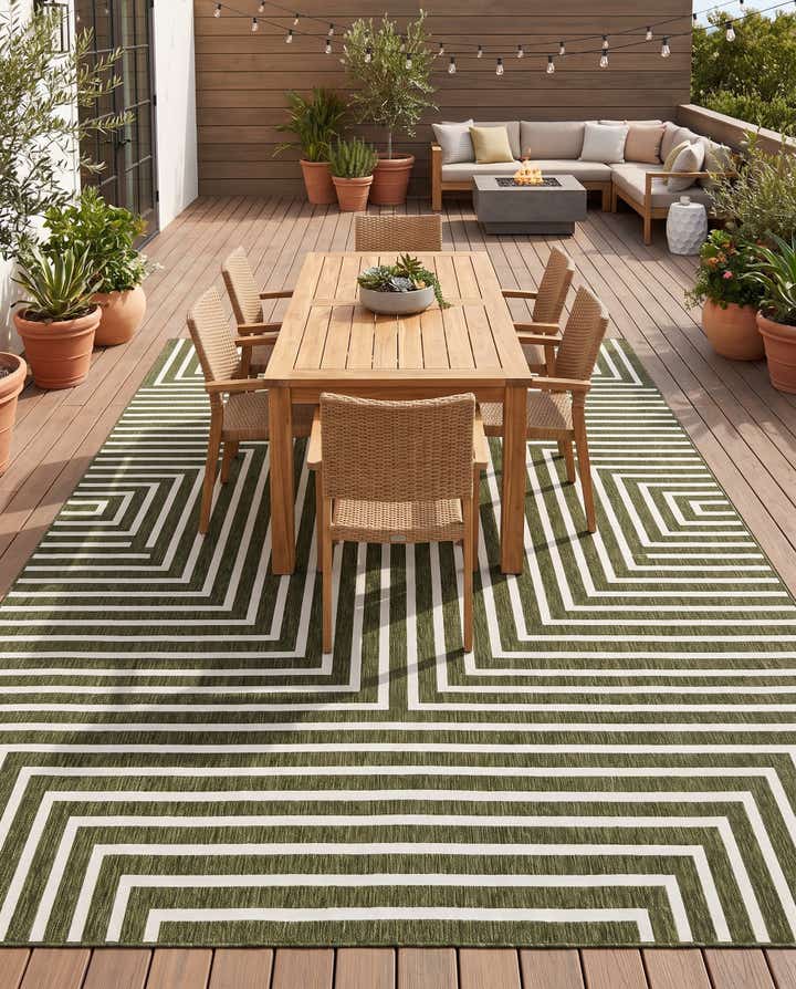 10' x 14' Easy-Clean Modern Indoor / Outdoor Rug