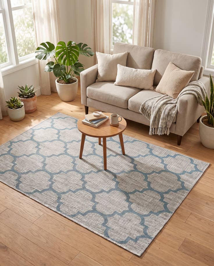 Detail image of 4' x 6' Easy-Clean Trellis Indoor / Outdoor Rug