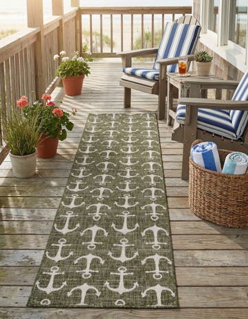Green Easy-Clean Coastal Indoor / Outdoor Runner Rug