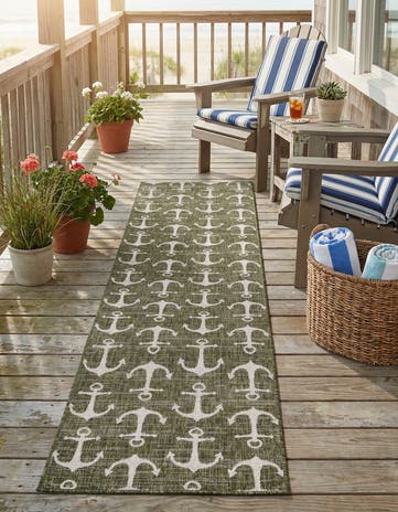 Green Easy-Clean Coastal Indoor / Outdoor Runner Rug