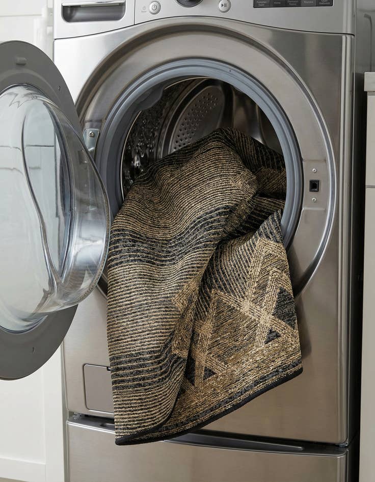 Detail image of 7' 10 x 10'  Washable Modern Indoor / Outdoor Rug