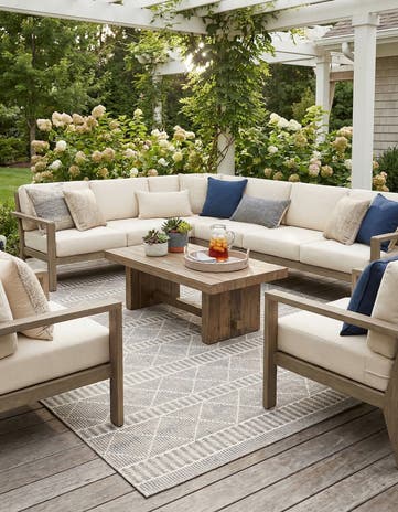 Gray Easy-Clean Trellis Indoor / Outdoor Rug