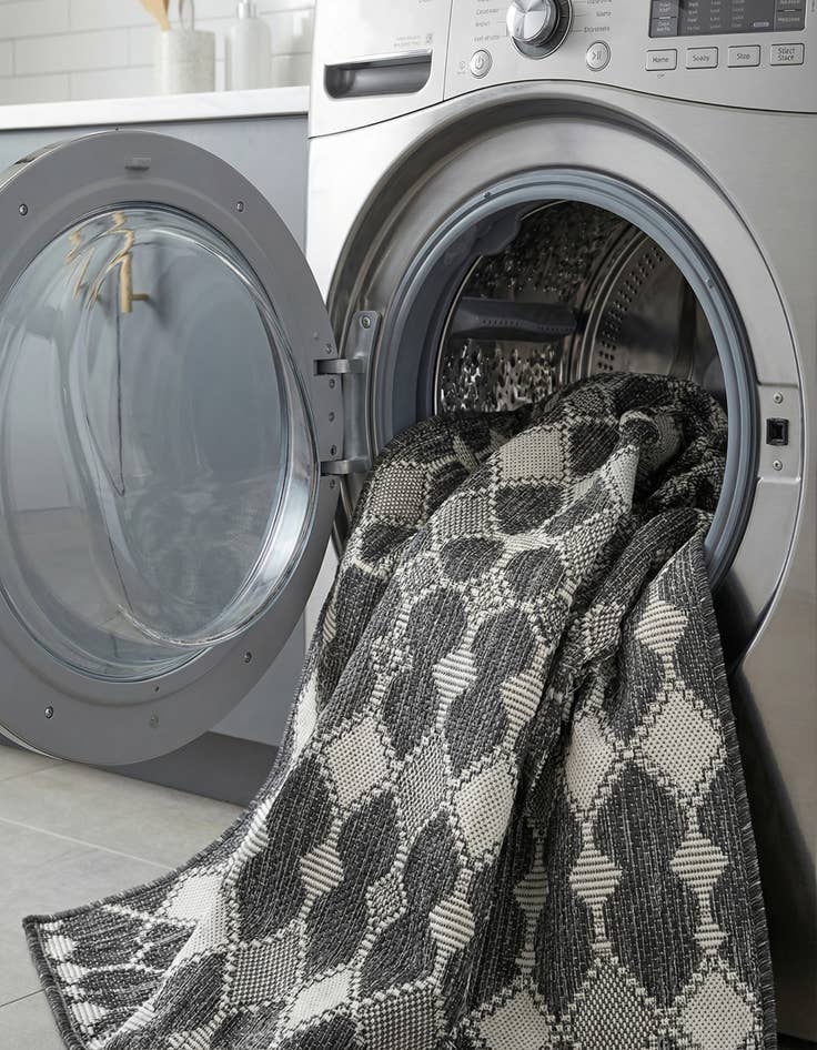 Detail image of 3' x 5' 3  Washable Trellis Indoor / Outdoor Rug