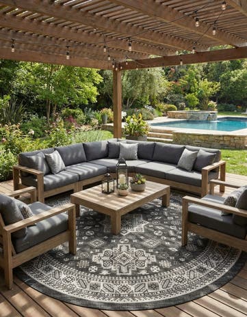 13' x 13' Easy-Clean Aztec Indoor / Outdoor Round Rug