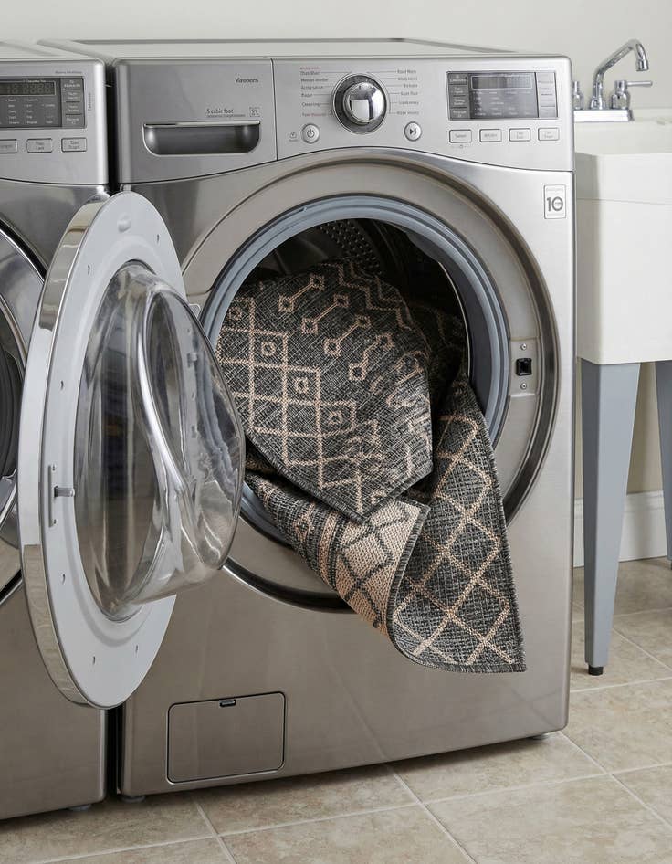 Detail image of 5' 3 x 5' 3  Washable Trellis Indoor / Outdoor Square Rug