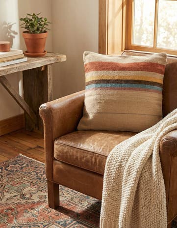 1' 7 x 1' 7 Hand Woven Pillow Wool Square Rug