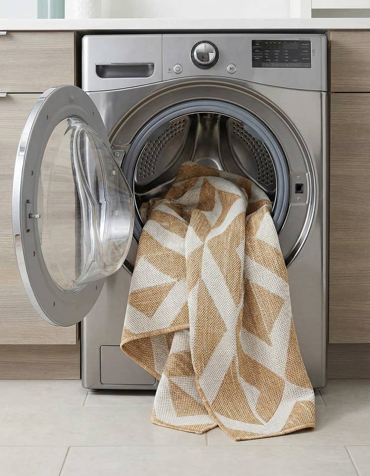 Detail image of 2' x 3'  Washable Jill Zarin Napa Indoor / Outdoor Rug