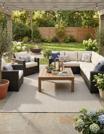 10' x 13' Easy-Clean Solid Indoor / Outdoor Rug