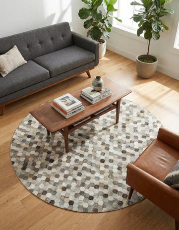 7' 10 x 7' 10 Cowhide Leather Round Rug
