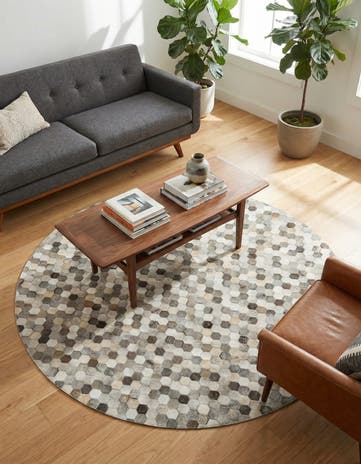 7' 10 x 7' 10 Cowhide Leather Round Rug