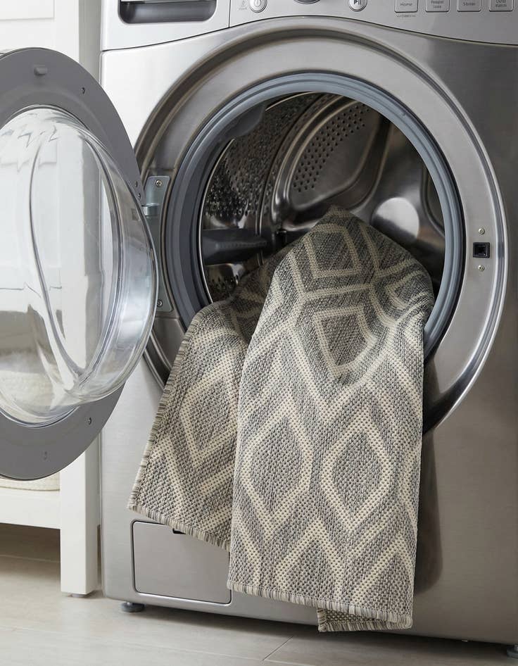 Detail image of 2' x 3'  Washable Jill Zarin Turks and Caicos Indoor / Outdoor Rug