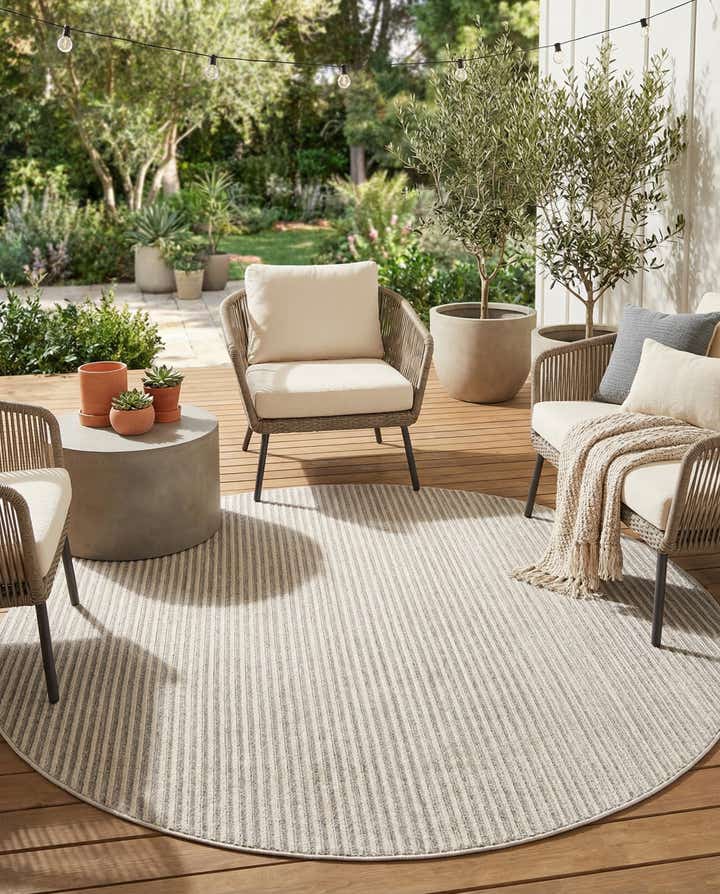 10' x 10' Easy-Clean Sabrina Soto Indoor / Outdoor Round Rug