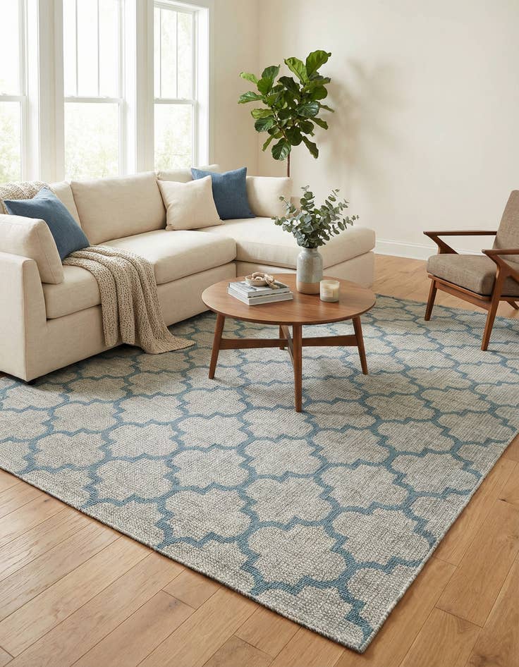 Detail image of 9' x 12' Easy-Clean Trellis Indoor / Outdoor Rug