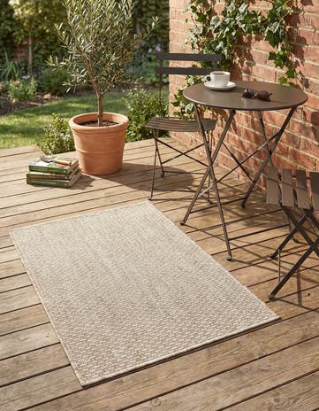 2' x 3' 1 Easy-Clean Solid Indoor / Outdoor Rug